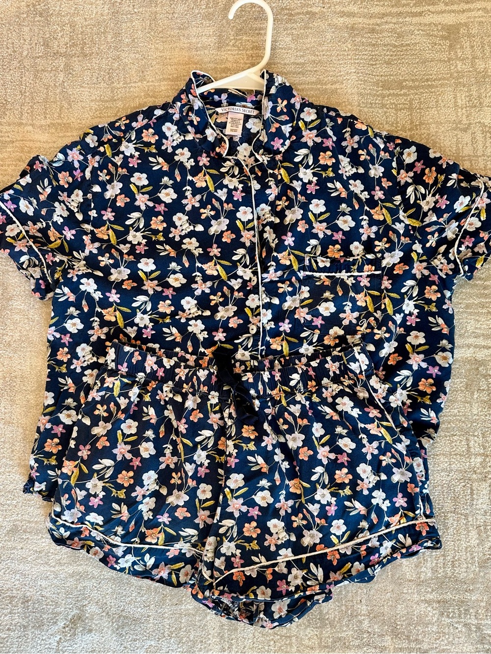 Victoria’s Secret Two Piece Sleep Set - Picture 2 of 6